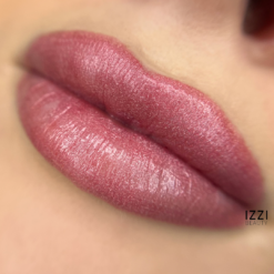 Combinatie lip blush en powder brows opleiding IZZI Beauty