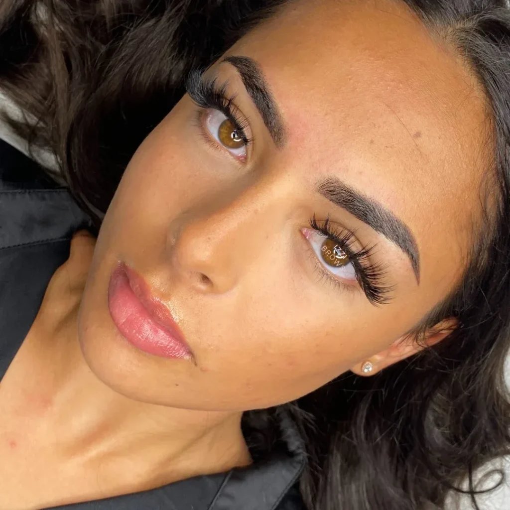 Wenkbrauwen tatoeëren