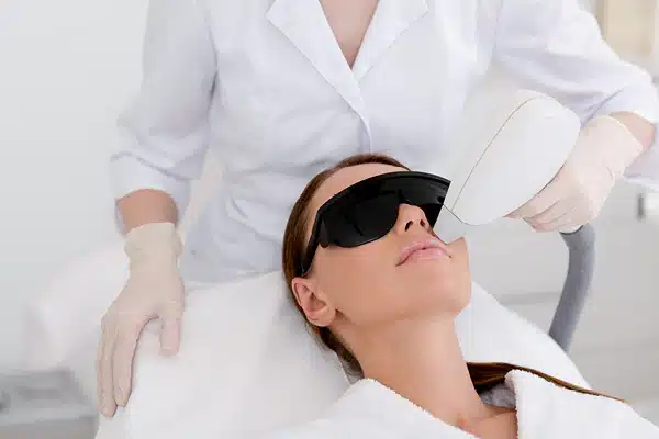 Laser ontharing IZZI Clinic