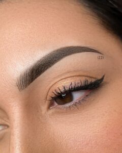 Combi Brows Beginnersopleiding IZZI Beauty Amsterdam