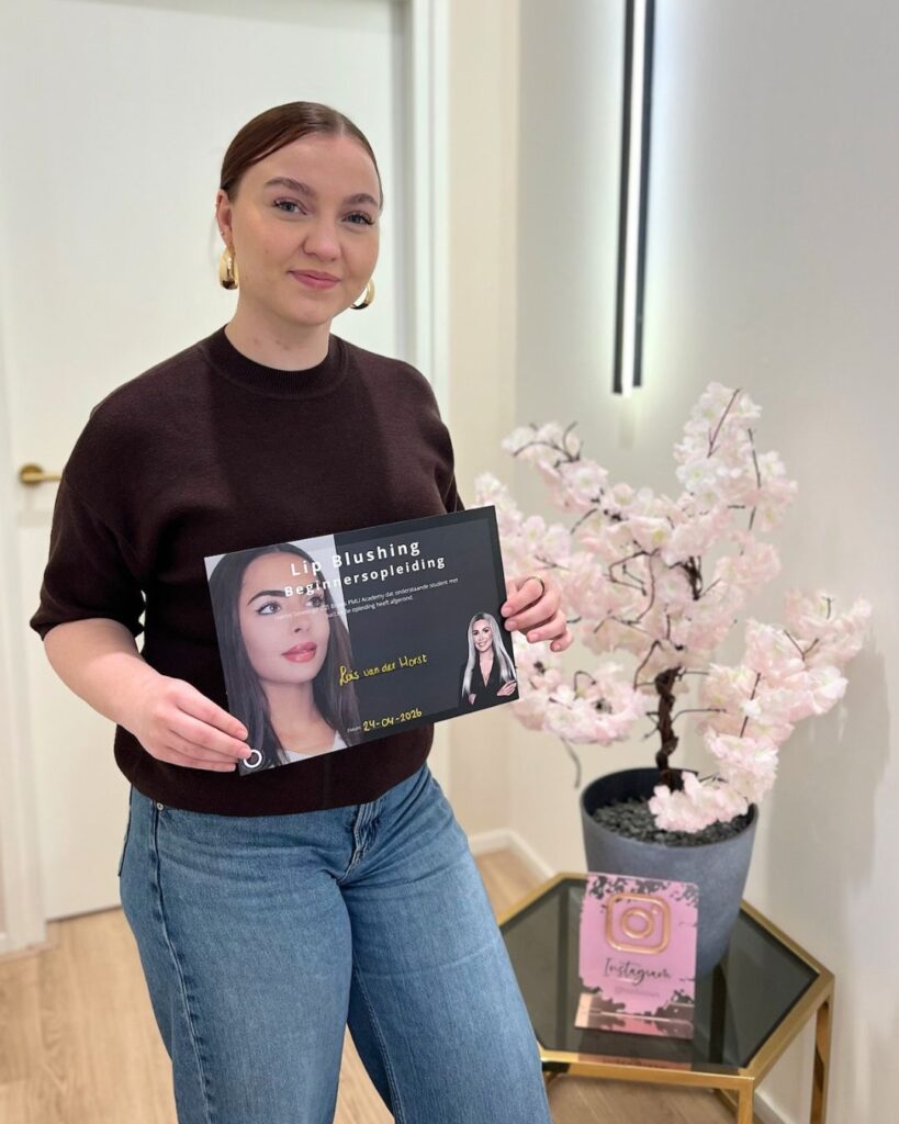 Lip Blush Beginnersopleiding IZZI Beauty Amsterdam Cursist